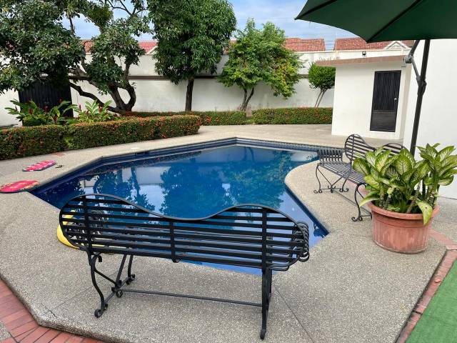 CASA EN VENTA GUAYAQUIL VIA A LA COSTA PUERTO AZUL CON PISCINA