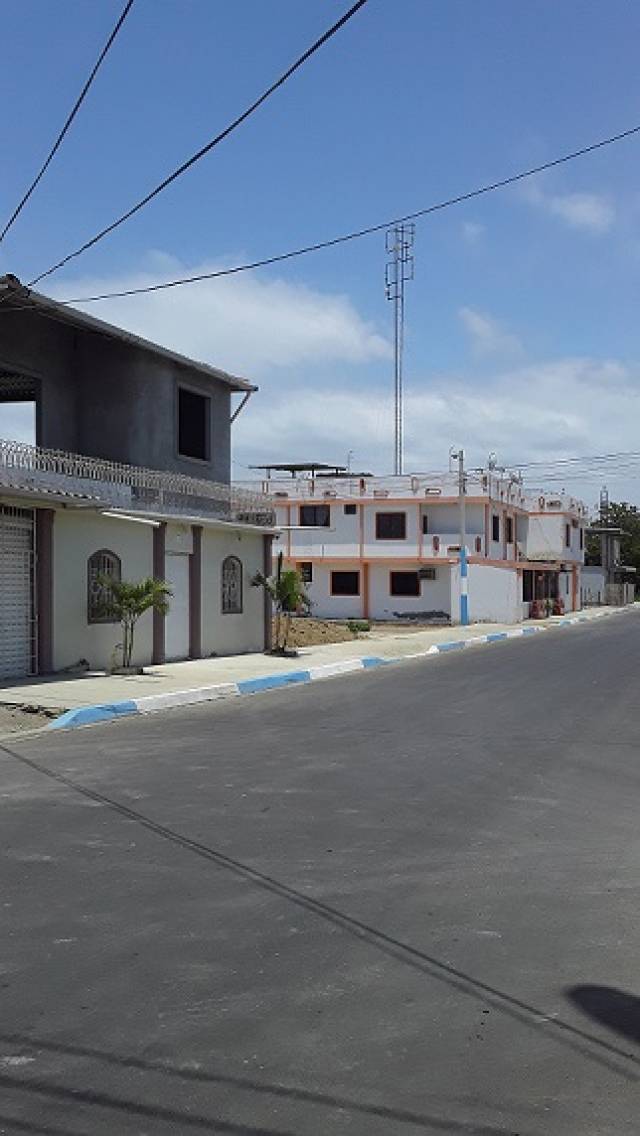 INMOBILIARIA ALARCÓN VENDE HERMOSO TERRENO SECTOR AEROPUERTO INTERNACIONAL DE MANTA ECUADOR