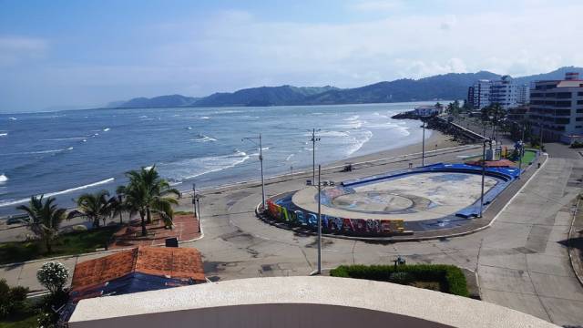 DEPARTAMENTO FRENTE AL MAR, OBRA BLANCA, BAHIA DE CARAQUEZ.