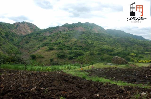 TERRENO AMPLIO Y FUNCIONAL EN YUNGUILLA .