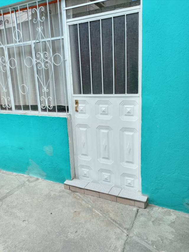 DE OPORTUNIDAD SE VENDE CASA RENTERA EN IBARRA