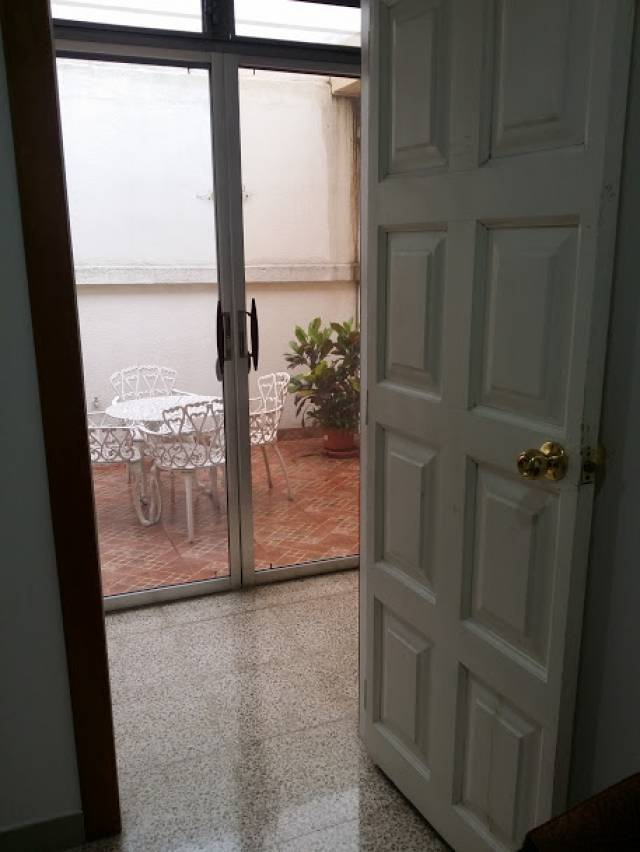 Vendo casa rentera en Urdesa Central 3 Suites y 1 Departamento