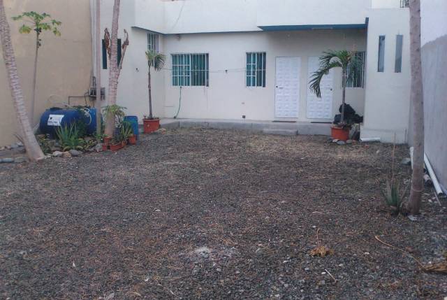 Arriendo Alquiler en Manta Umiña Villa con oficina, amplio Terreno, para Oficinas, Vivienda, Bodegas