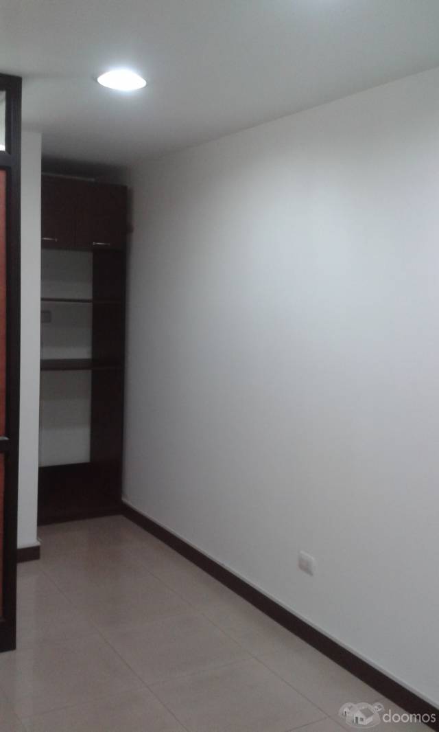 Hermosa oficina de 100 m2 en arriendo