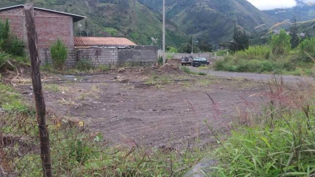 HERMOSO TERRENO EN BAÑOS DE AGUA SANTA TODOS LOS SERVICIOS BASICOS