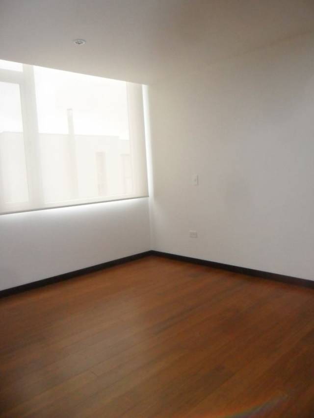 Arriendo departamento 2 dormitorios por estrenar en cumbaya