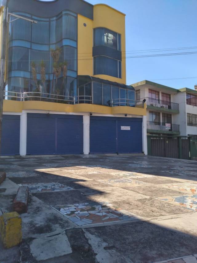 LOCAL COMERCIAL EN RENTA