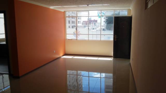 Renta Hermosa Oficina Junto Al Multicentro 92 Mtr 600 Dolares