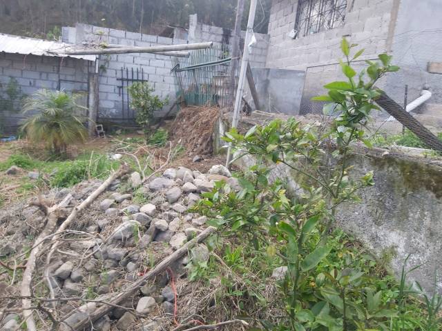 SE VENDE TERRENO CON VIVIENDA