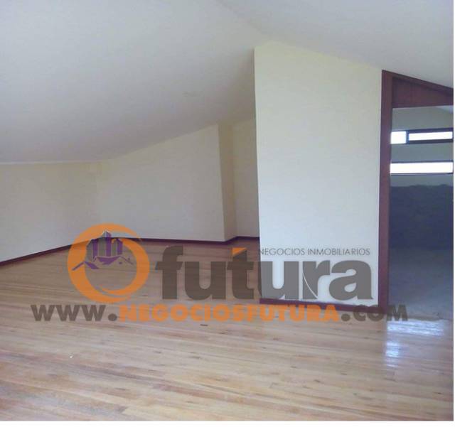 HERMOSA Y AMPLIA CASA DE VENTA POR SANTA MARIA DE SAYAUSI $89.000 negociables