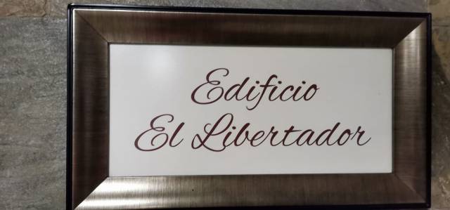 VENDO DEPARTAMENTO 8VO PISO EDIF. EL LIBERTADOR - FRENTE AL MALECON 2000