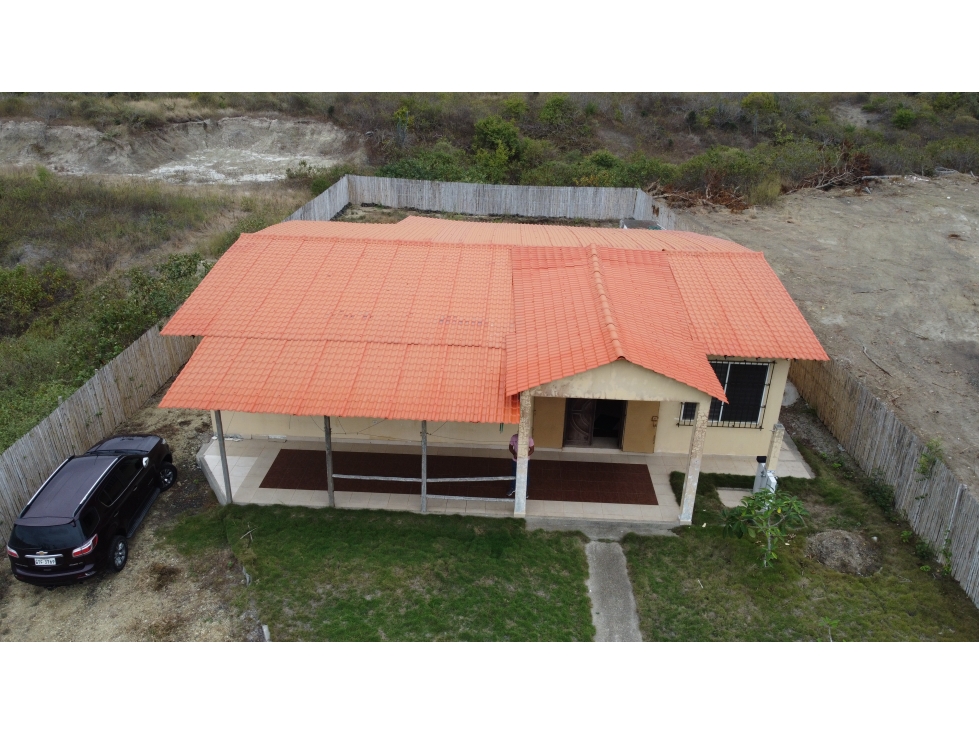 Se vende Casa amoblada con vista al mar Puerto Cayo Ecuador.