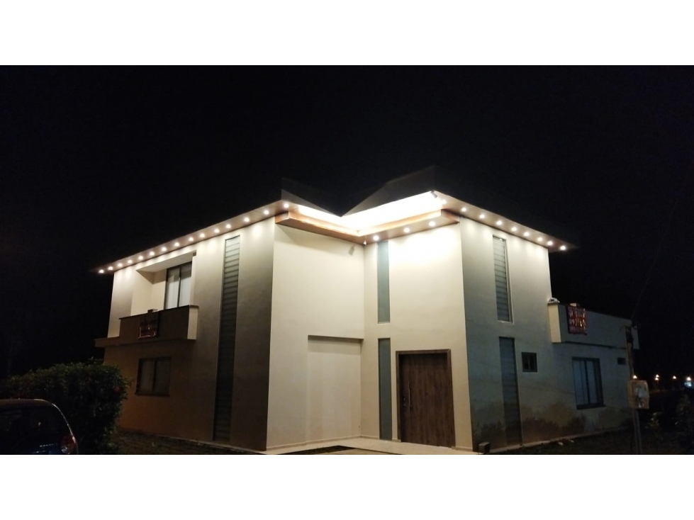 vendo hermosa Casa por estrenar en Santo Domingo de los TSACHILLAS