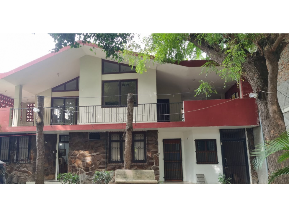 En Venta Terreno y dos viviendas en excelente zona en Portoviejo