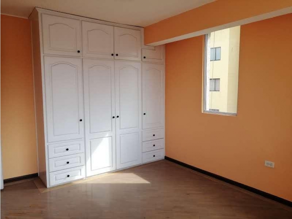 VENDO DEAPRATAMENTO 2 HABITACINES TERRAZA  AV. OCCIDENTAL  VB