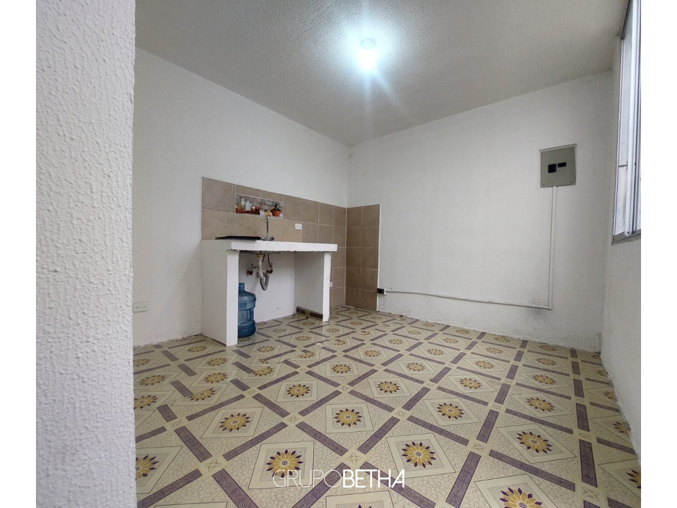 SE VENDE CASA UN SOLO ANDAR 125 MTS - CIUDAD BICENTENARIO / KS