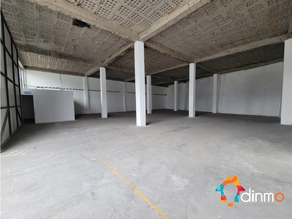 Bodega / Galpón de arriendo 400 m2 Norte de Quito ( La Cristiania )