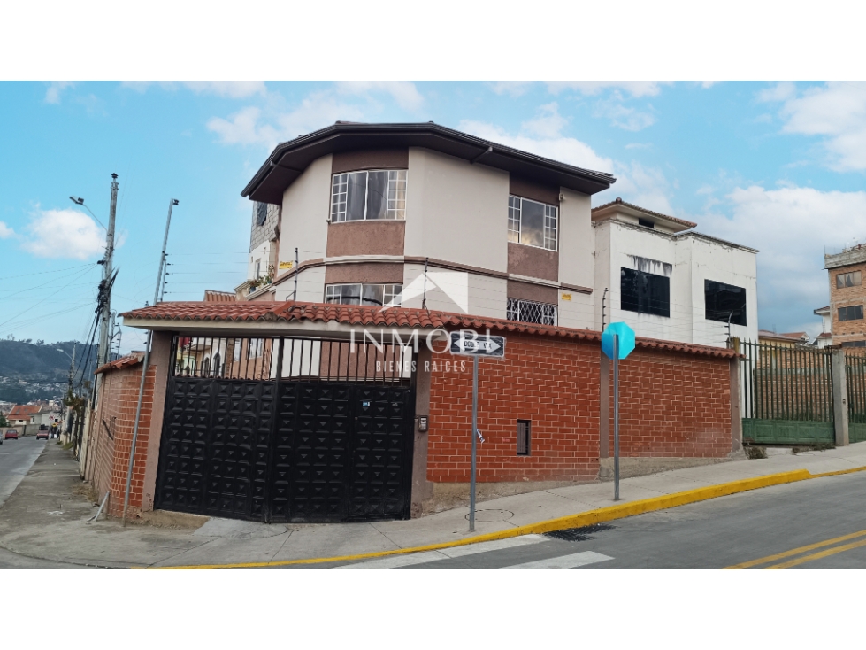 Casa Esquinera En Venta, Sector Arenal Alto