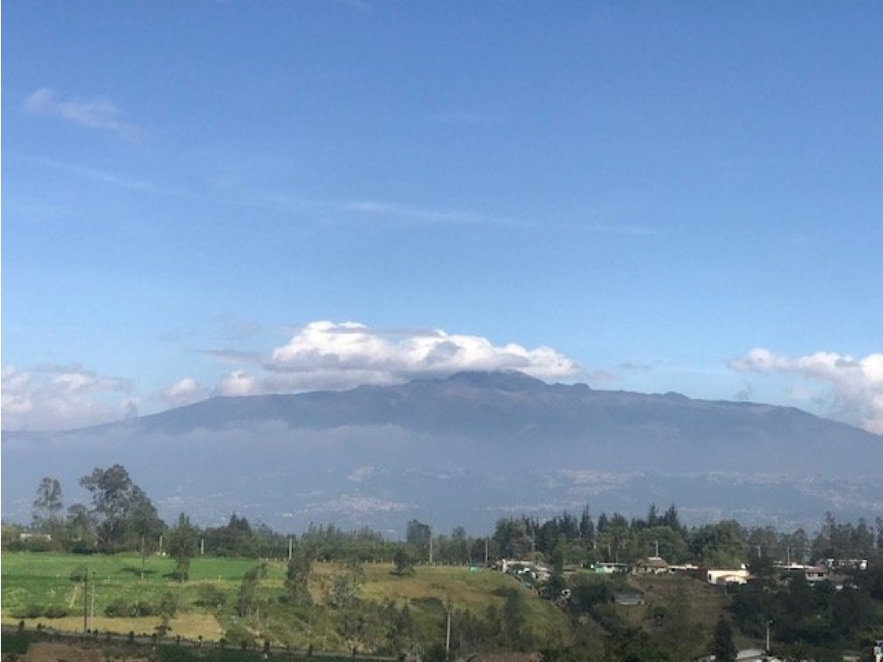 TERRENO EN CHECA SECTOR LA TOLA 5 MINUTOS DE LA PANAMERICANA