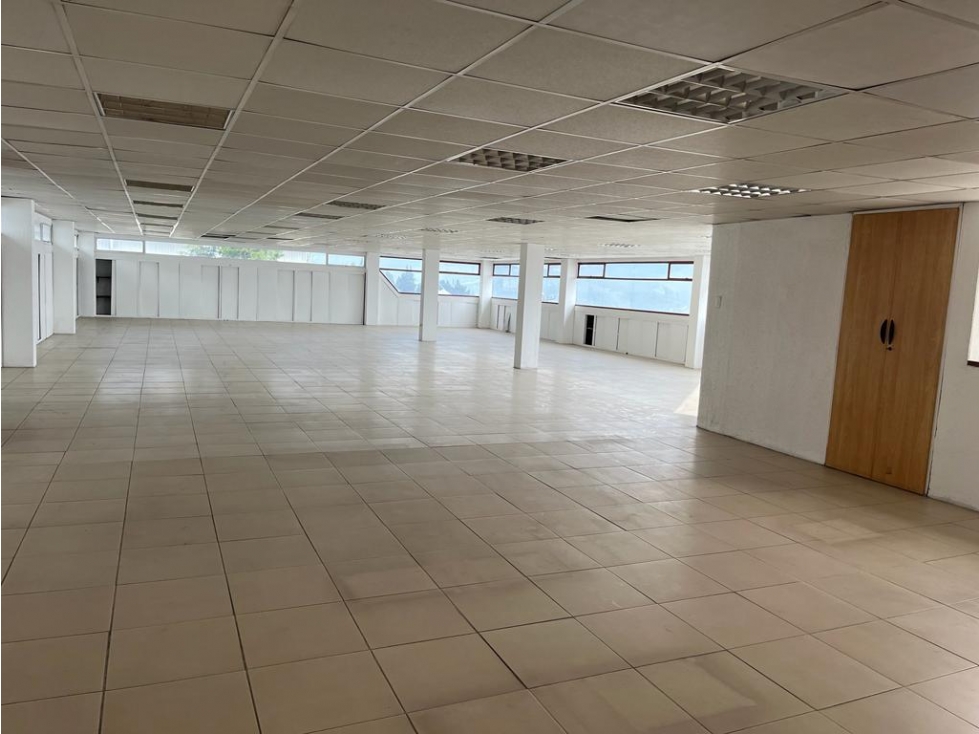 Carcelén Industrial, oficina, 1490 m2, 4 ambientes, 10 baños, 10 parqueaderos