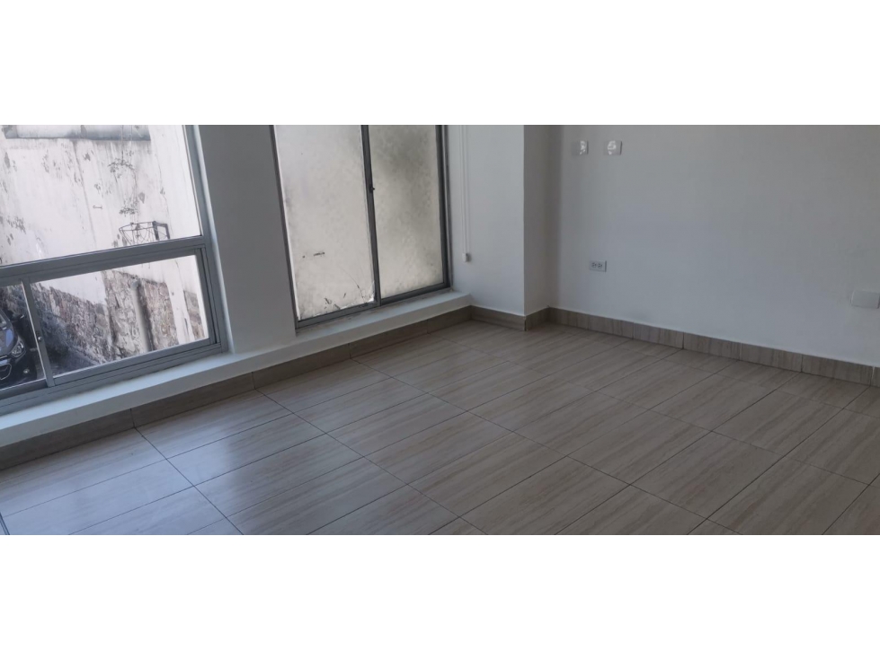 La Orellana, Oficina en Renta, 125m2, 5 ambientes