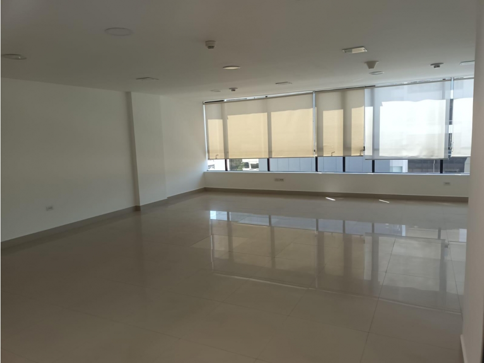 Iñaquito, Oficina en  Renta, 70m2, 1 ambiente .