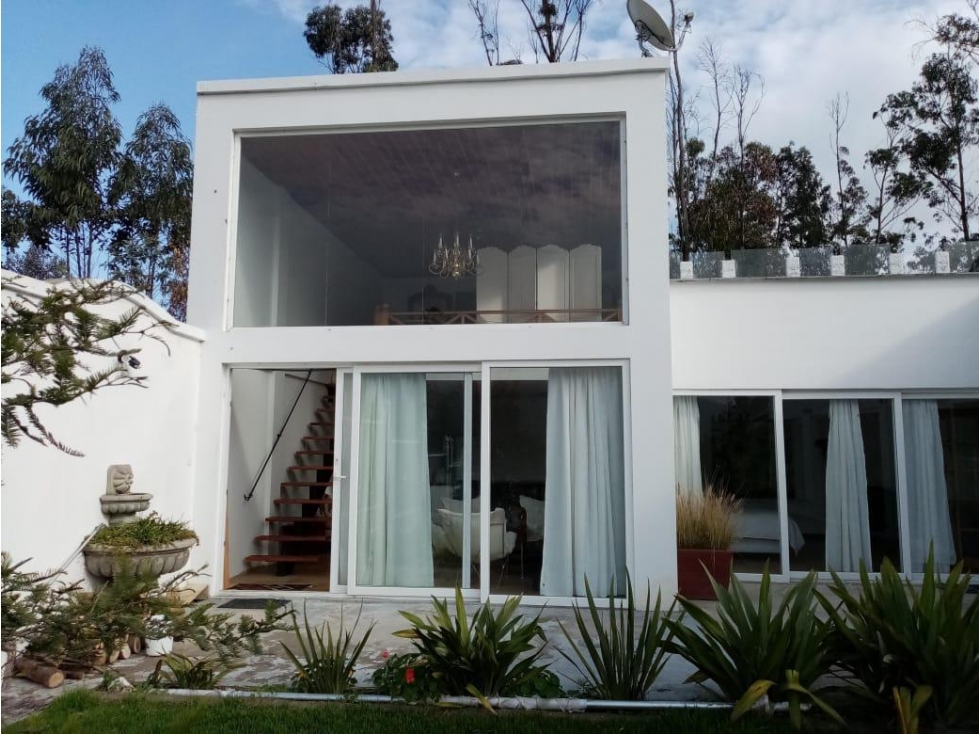 Mitad del Mundo, Casa en  Renta, 180m2, 1 Habitación.