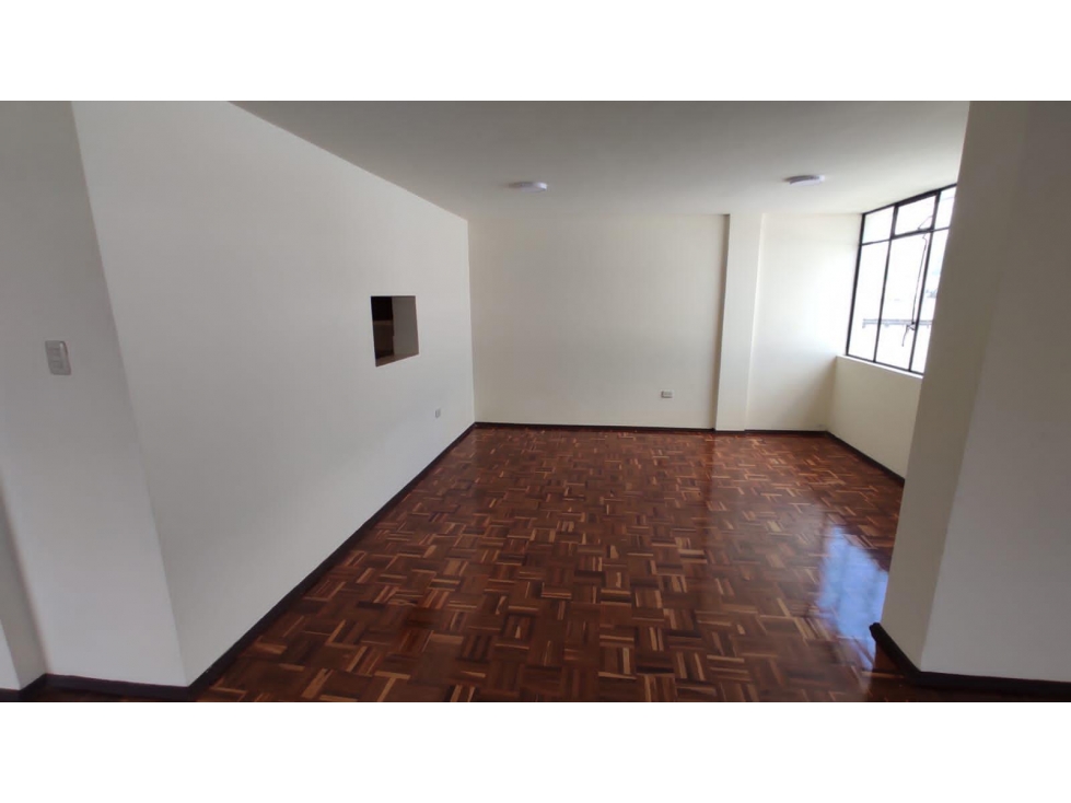 La Kennedy, Casa Comercial en  Renta, 350m2, 5 Ambientes.