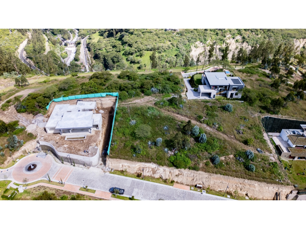 Cumbayá, Urb. Pillagua Terreno en Venta,  1293.89m2.