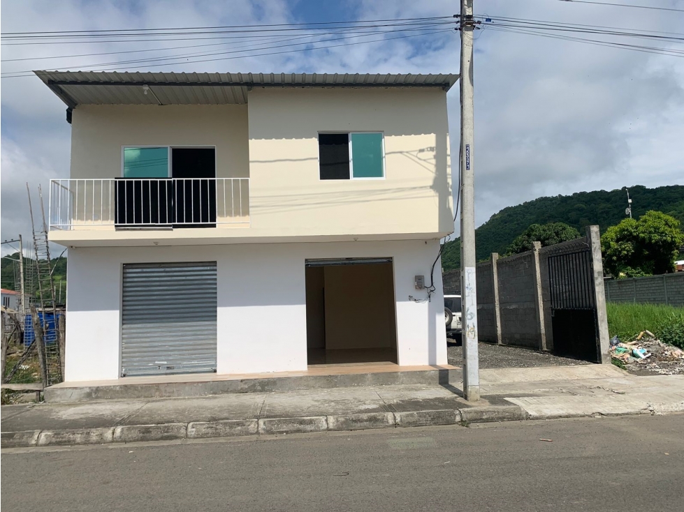 Venta Casa con locales e instalaciones taller, San Vicente $130mil