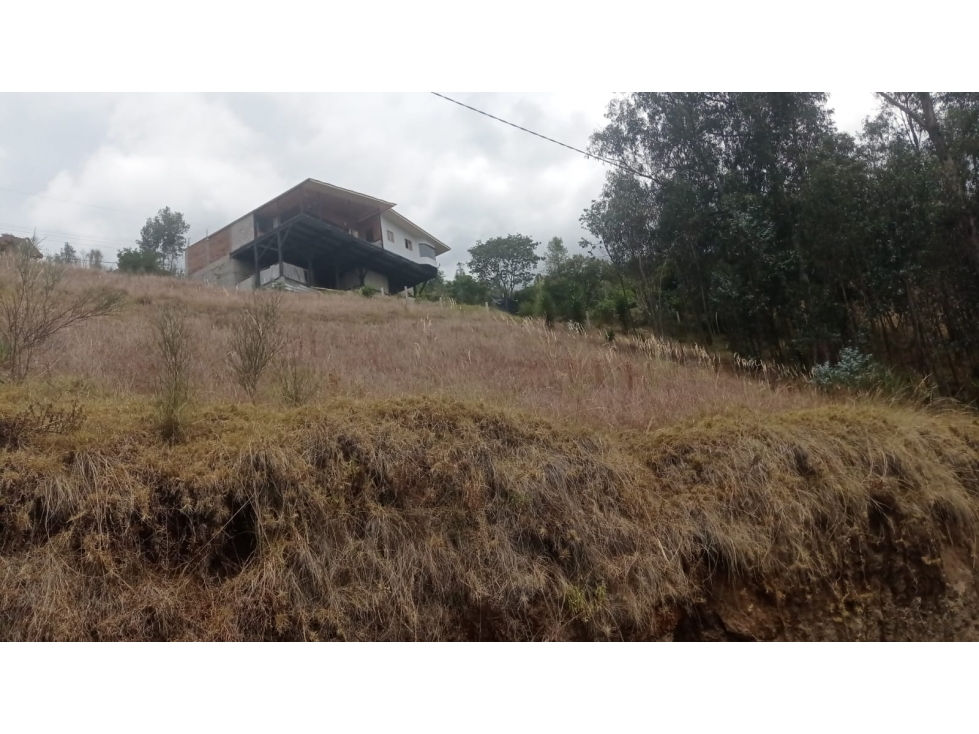 Amplio terreno en venta, Tumbaco, Ruta Viva, Ilalo en Comuna, $65/m2