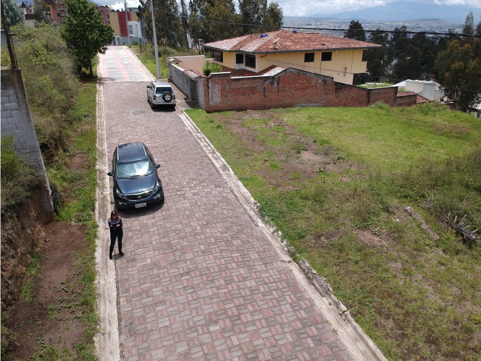 Venta lote Urb. Privada, atras Embajada Americana  $260 el m2