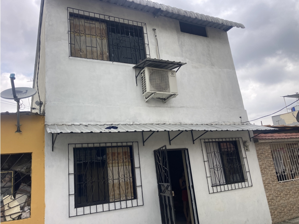 Vendo casa dos plantas Mucho Lote 1 etapa 3