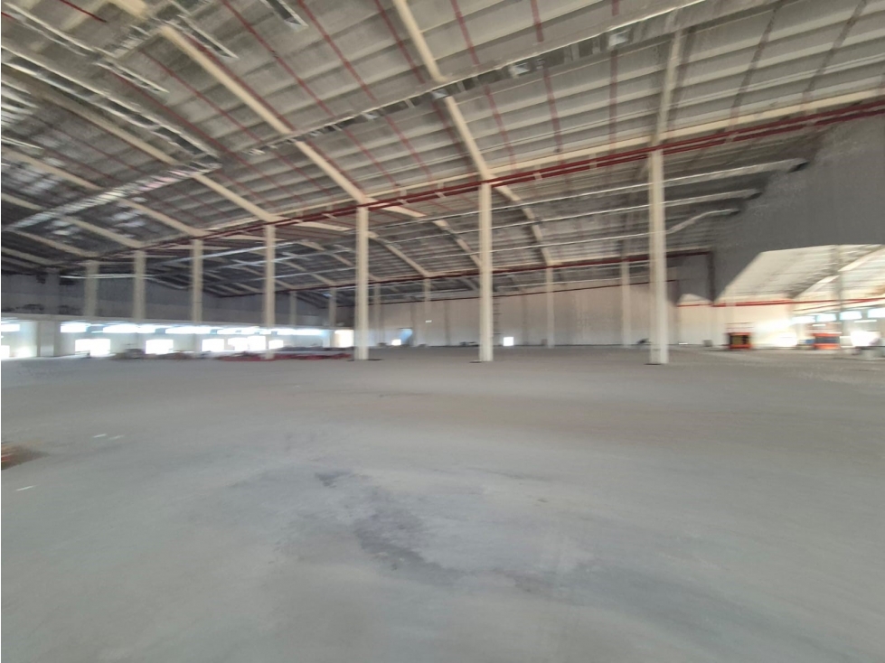 Vía Daule se alquila bodegas 10627 m² ideal CEDI, almacenamiento