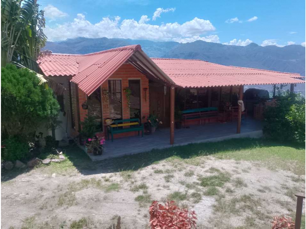 Quinta en Venta Yunguilla Sector Hosteria Sol y Agua