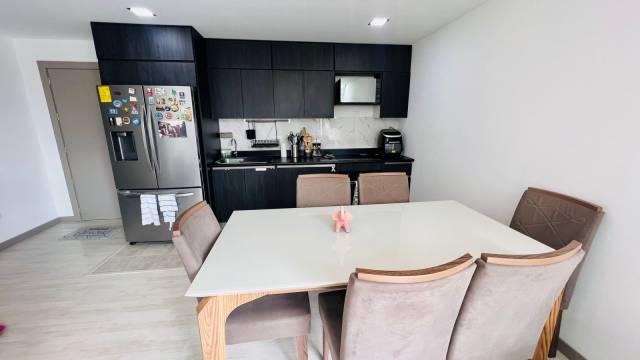 Departamento con excelente ubicación junto al parque Metropolitano de Quito